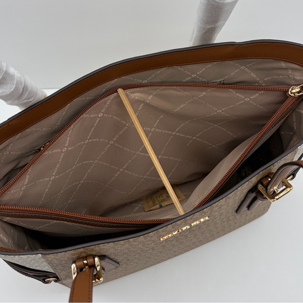 Michael Kors Voyager Color Block Tote and Wallet Set - Picture 10 of 14